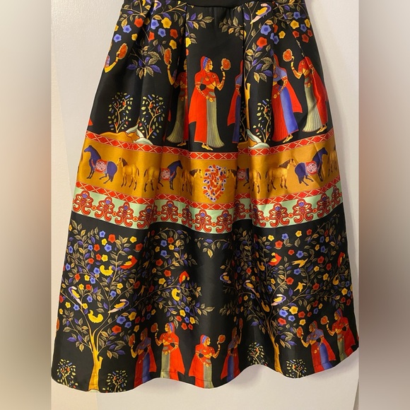 Elegant Colorful Egyptian print Midi dress - Picture 4 of 9